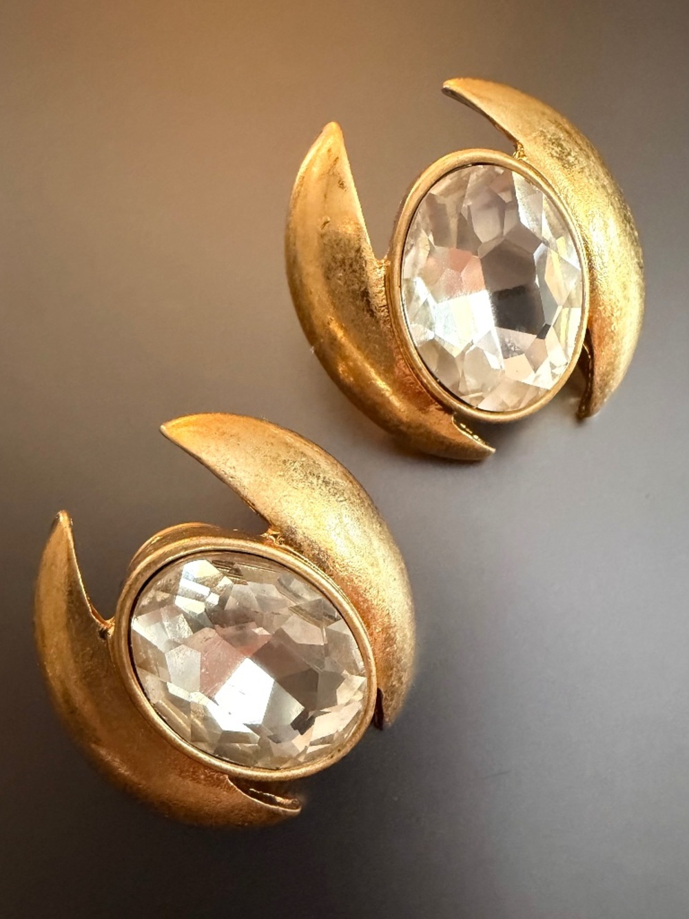 Oscar de la Renta Sparkling Crystal Oval stone Earrings Pierced/ Post